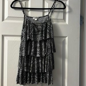 Ruffled tank top size small